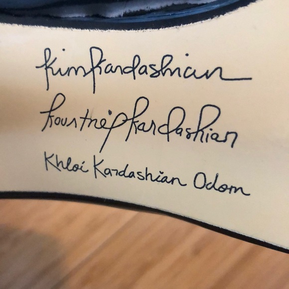 Kardashian Kollection black pumps 👠 - Picture 2 of 2